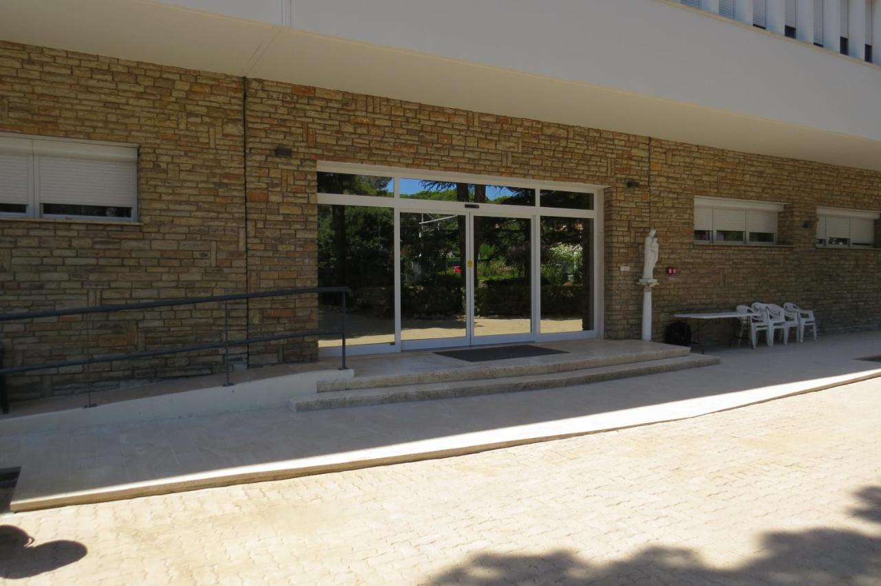 San Giuseppe Casa Per Ferie Hotel Quercianella Exterior photo